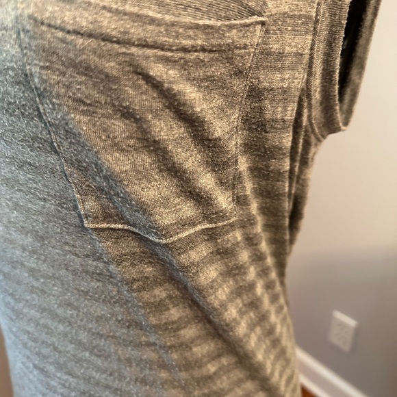 Uniqlo gray stripe top - Picture 3 of 5